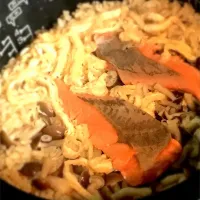 鮭、しめじ、油揚げの炊き込みご飯|Mama Kathi Dinerさん