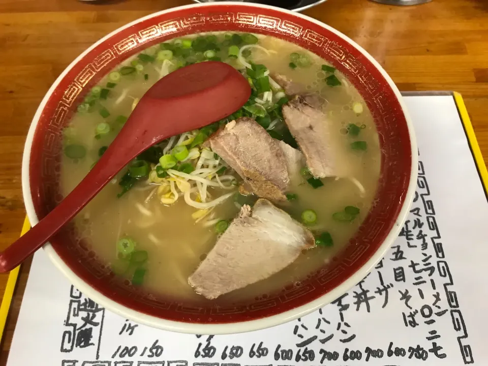 Snapdishの料理写真:宮崎串間 マルチョン ラーメン|肉大好きさん