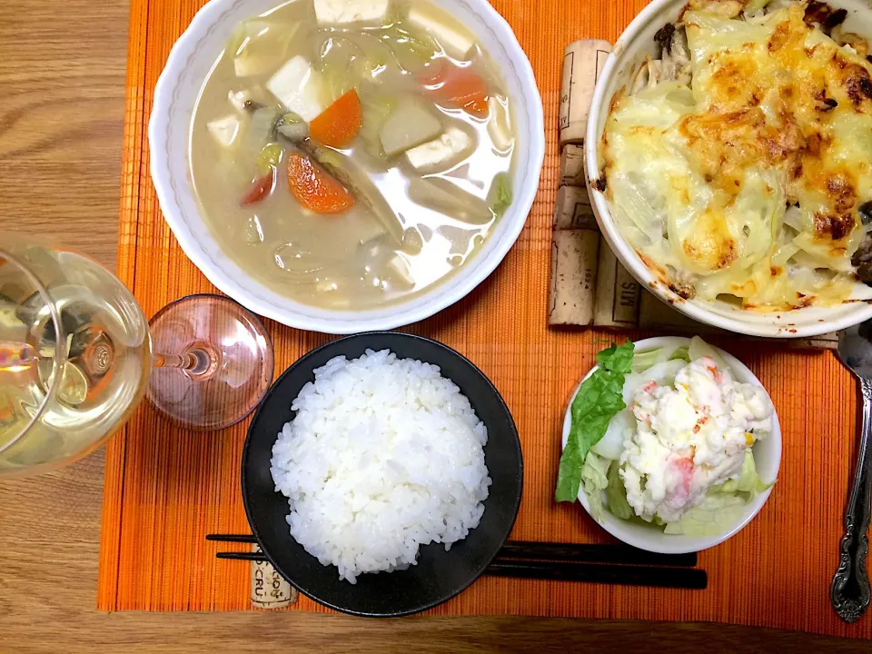 Snapdishの料理写真:2018/01/19 白味噌ポテトグラタン、ゴボウ根菜春雨スープ|kykyさん