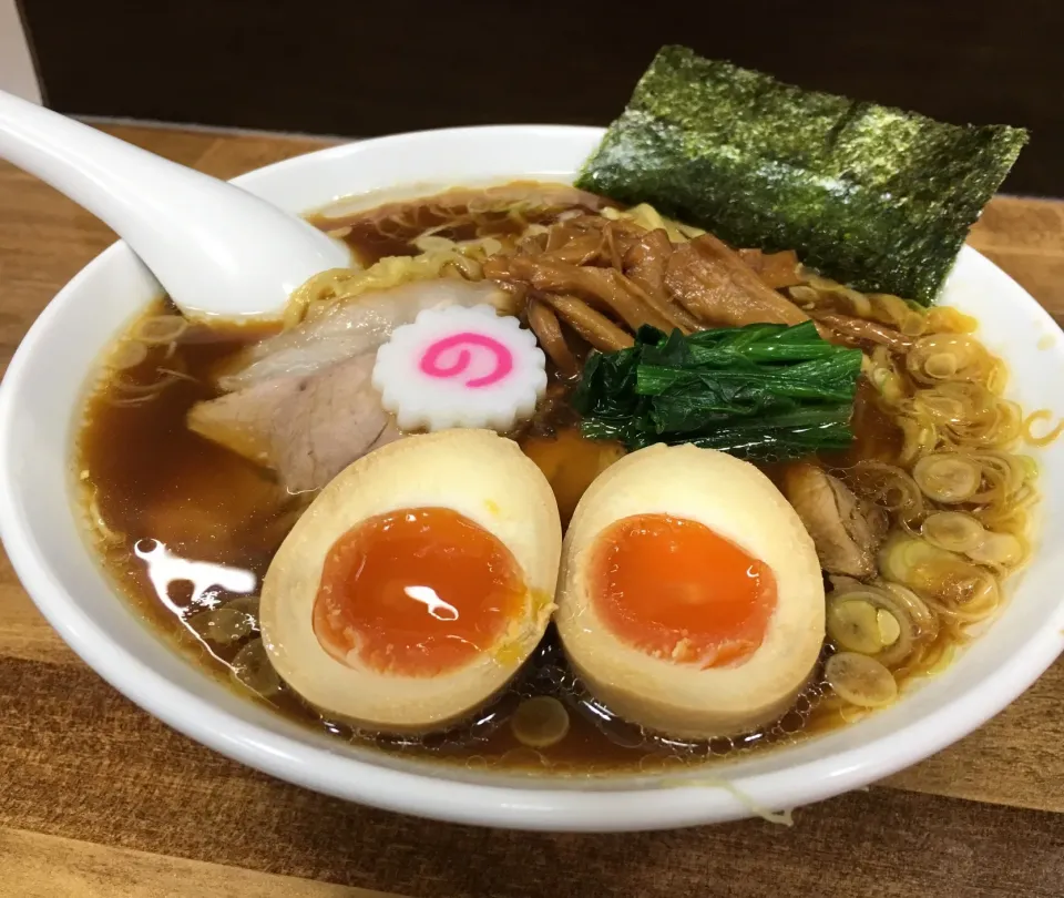 新潟長岡
生姜醤油ラーメン
オランダ軒

しょうゆラーメン🍜
味玉🥚トッピング|eiyadeさん