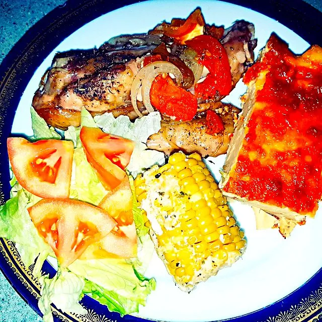 Snapdishの料理写真:Baked Turkey Wings with Baked Mac n Cheese Honey Glazed Corn on the Cob and Salad.|Juan Simmsさん