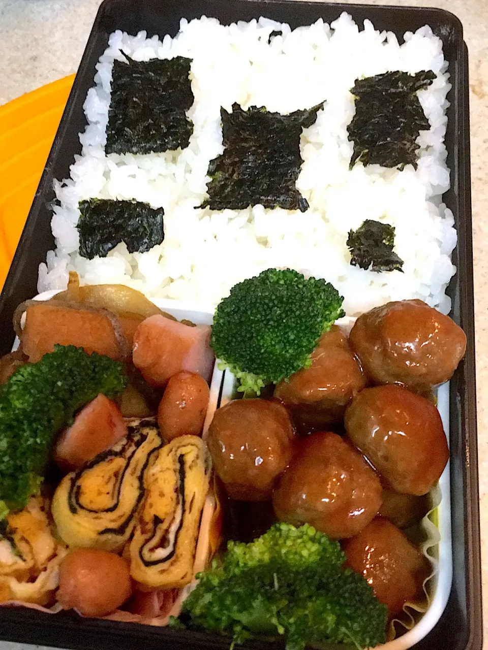 Snapdishの料理写真:ミートボール弁当|白さくさん