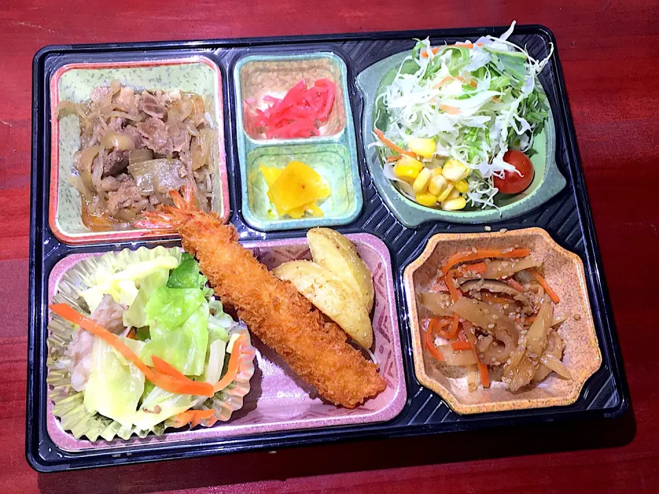 牛丼の具 日替わり弁当 豊川市豊橋市一部エリア宅配|Naokazu Kuritaさん