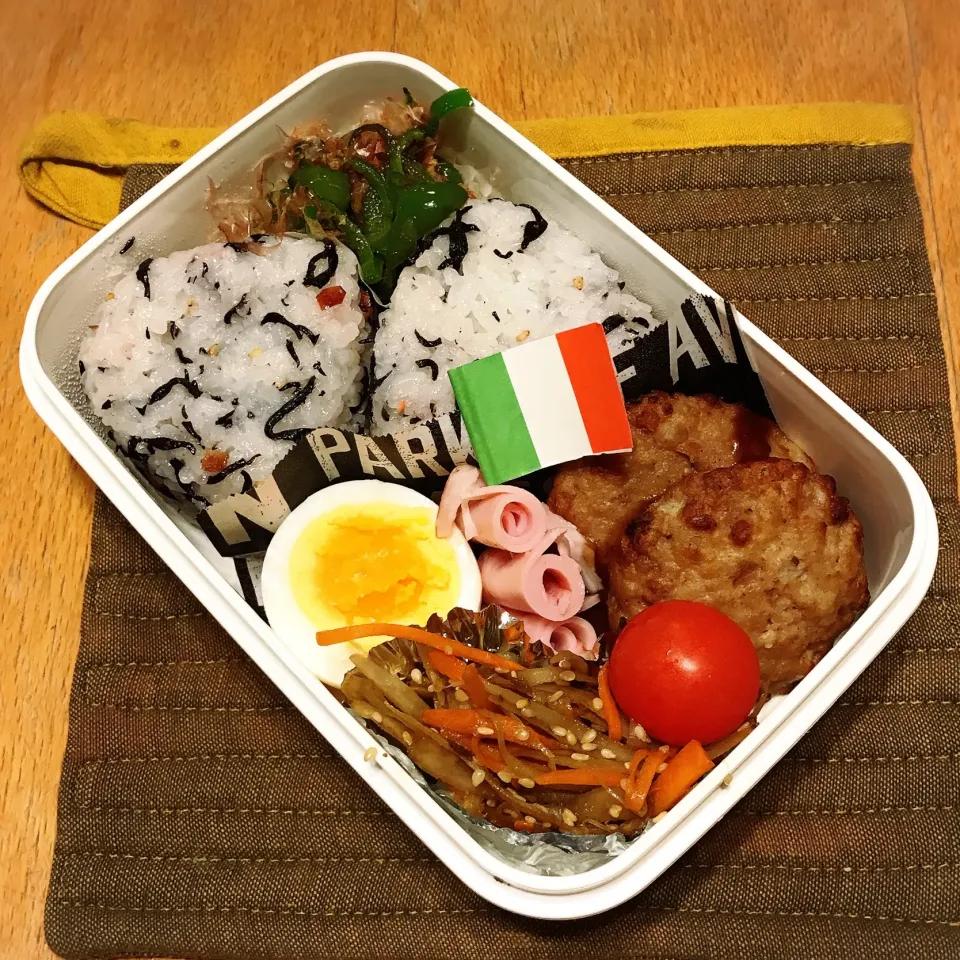 えとやさんの梅の実ひじきおにぎり弁当🍱
 #お弁当  #弁当  #中学生男子弁当|ちっくんさん