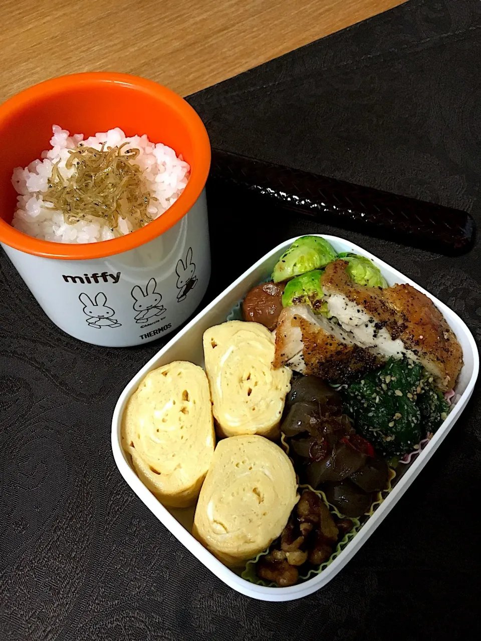 Snapdishの料理写真:チキンの皮パリ弁当|csigapogiさん