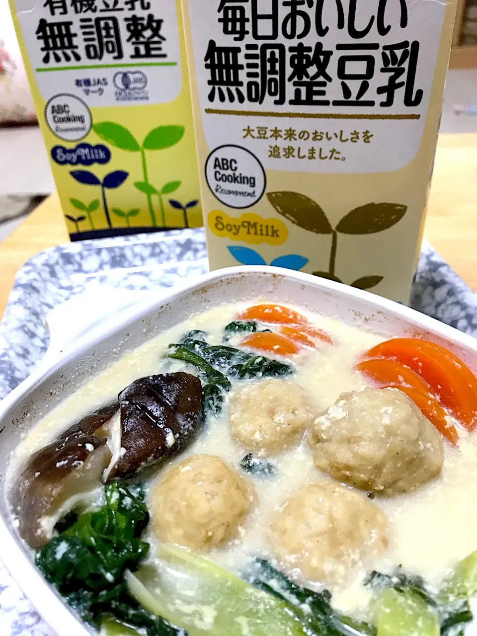 マルサンさんの豆乳であったかお鍋です。
 #マルサンアイ  #マルサン 
 #豆乳  #soymilk  #豆乳鍋|コマツ菜さん