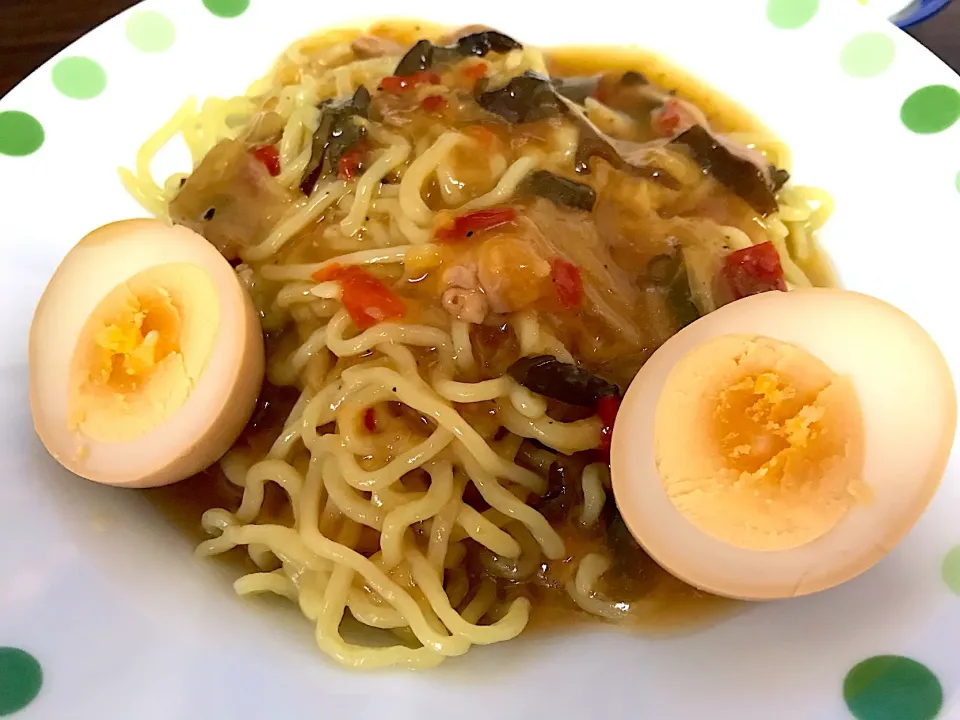 ラートナー（タイ風あんかけうどん）|もちもちさん