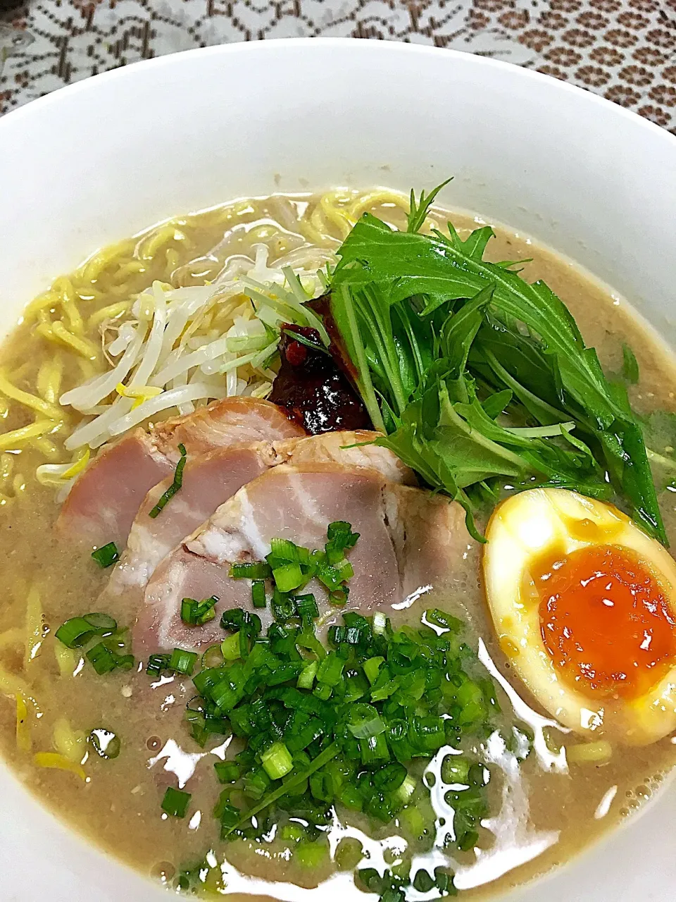 久しぶりに・・・                                         豚軟骨で作る “ナンチャッテ豚骨ラーメン”|ヨシヨシさん