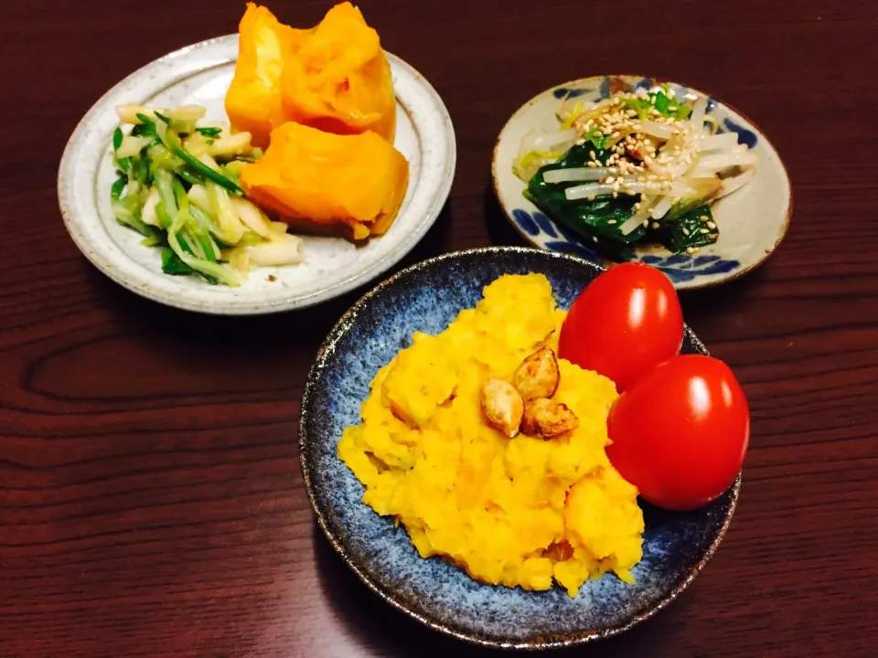 Snapdishの料理写真:副菜4品〜かぼちゃの煮物、あさつきの酢みそ和え、かぼちゃサラダ、ほうれん草ともやしのナムル〜|よっちゃんまるさん