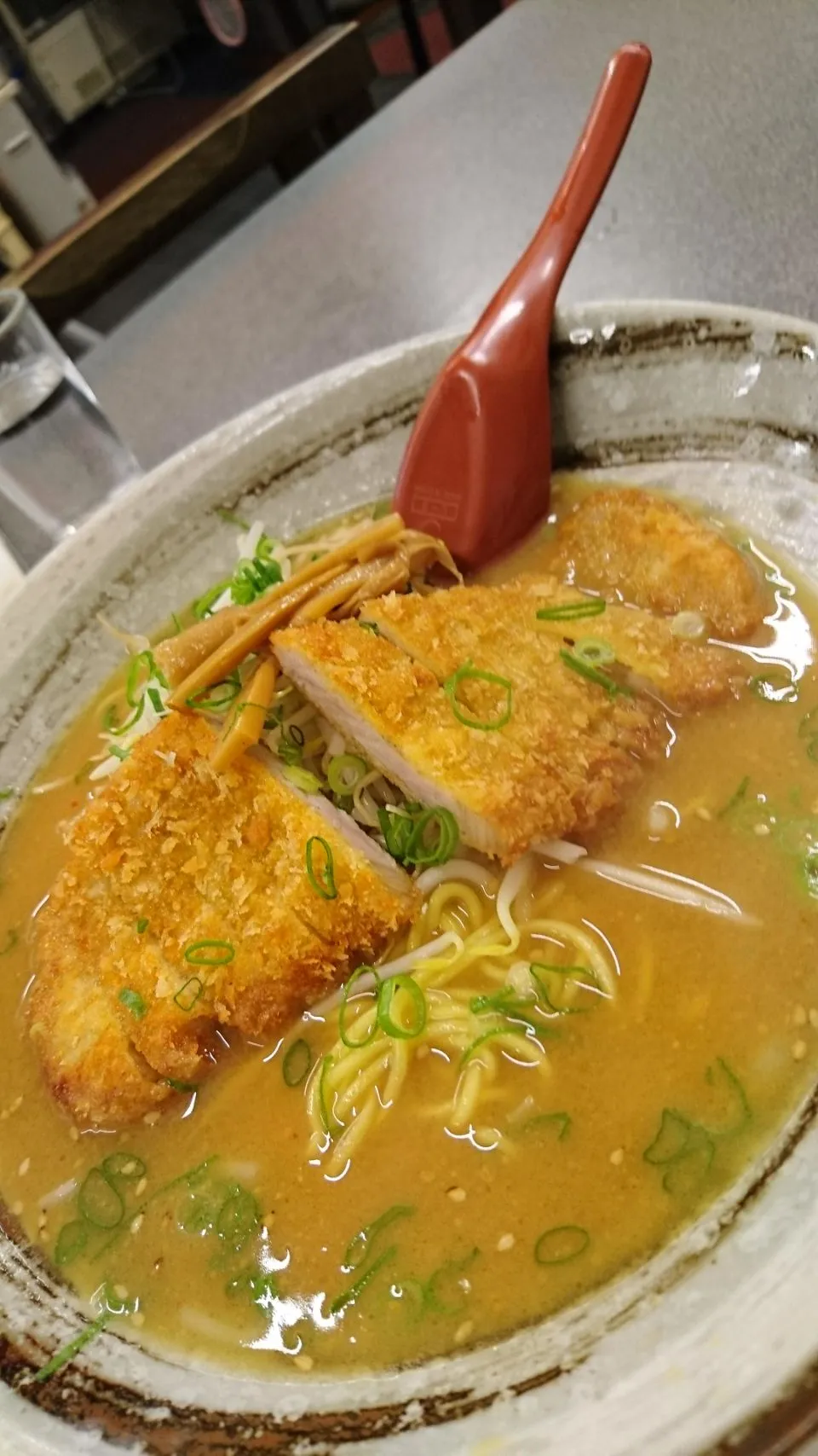 名物！カツ ラーメン みそ味|tomoyuki.nakaharaさん