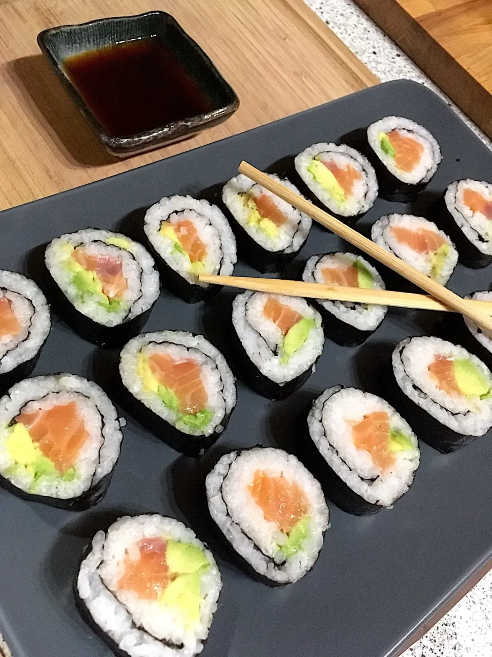 Snapdishの料理写真:Maki sushi
 #sushi  #avocado  #salmon|Lenka Posledníさん