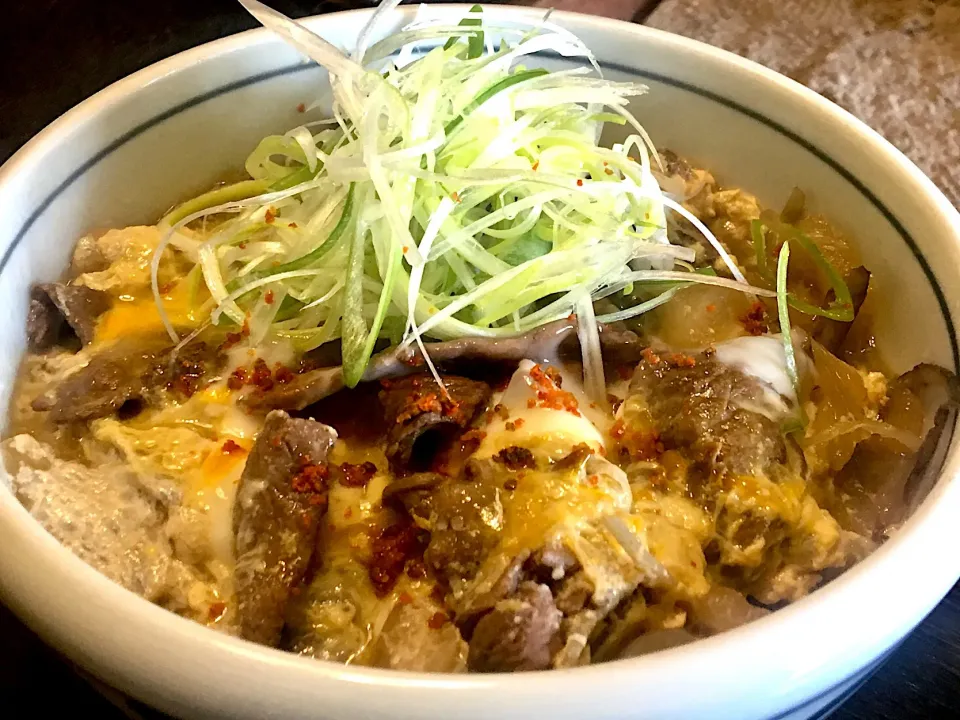 他人丼(牛丼卵とじ)                                            #昨日の残り肩ロースで  #炭水化物ランチ|mottoさん