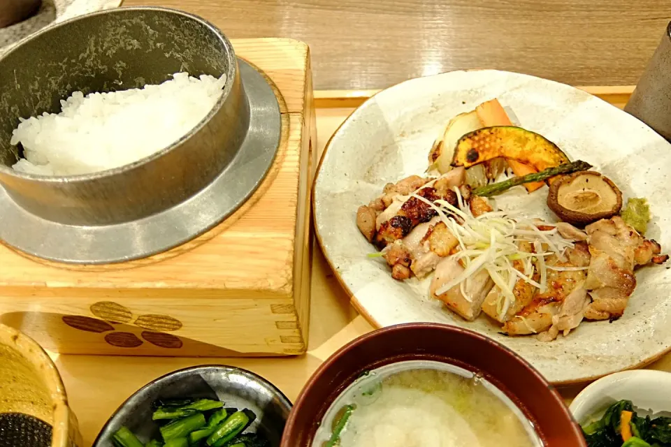 土釜ご飯と鶏の塩麹焼き定食|nobさん