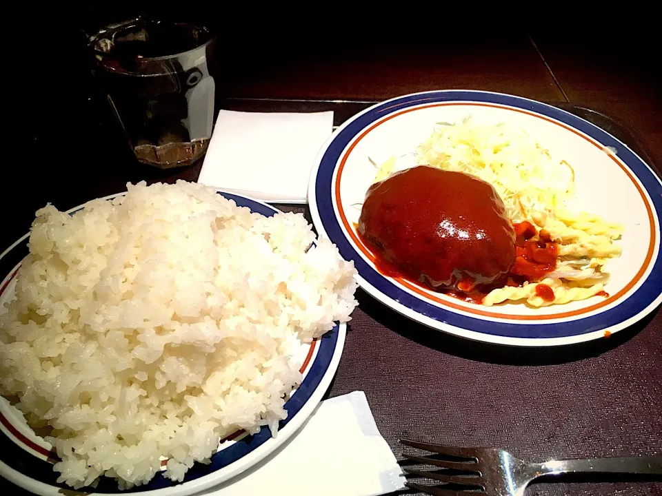 同志社大学ハンバーグランチ|みなとさん