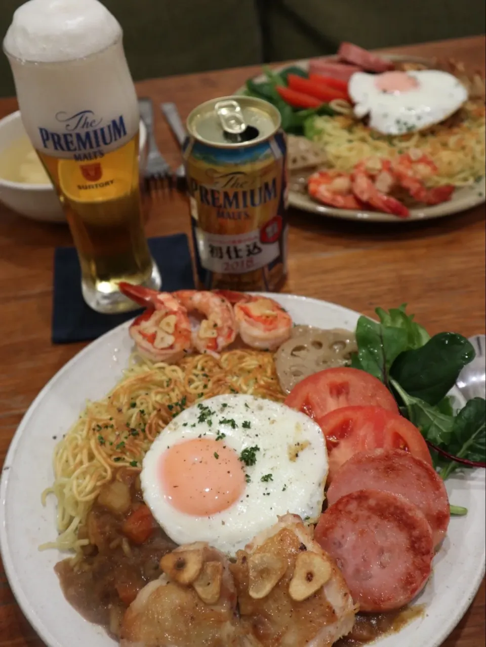 二日目カレー。
色々のっけ丼風、カレー焼きそば🍻|なかじー。さん