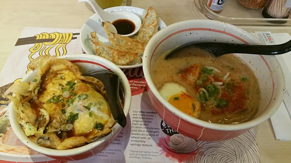 My comfort food 
Japanese Tenshinhan + Shoyu Ramen + Gyoza|🌷lynnlicious🌷さん