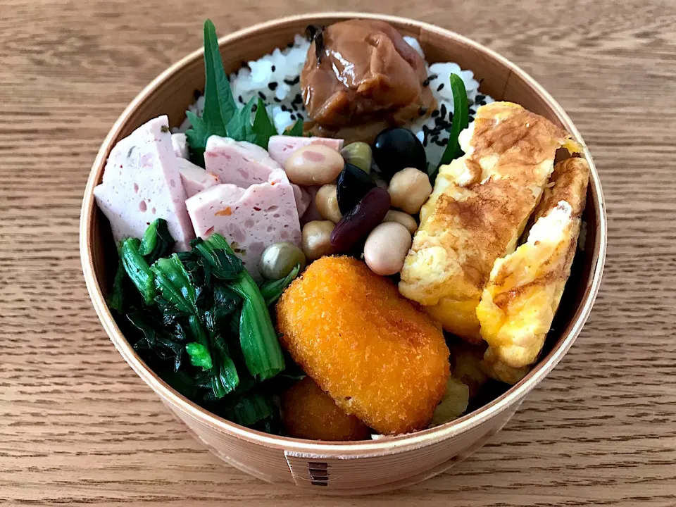 Snapdishの料理写真:曲げわっぱ ❄︎ お弁当  ❄︎ フライシュケーゼ|sonoさん