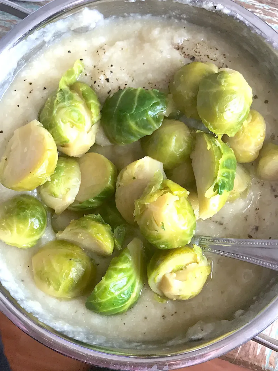 Cauliflower mash w/ Brussel sprouts|Ana Kaliaさん