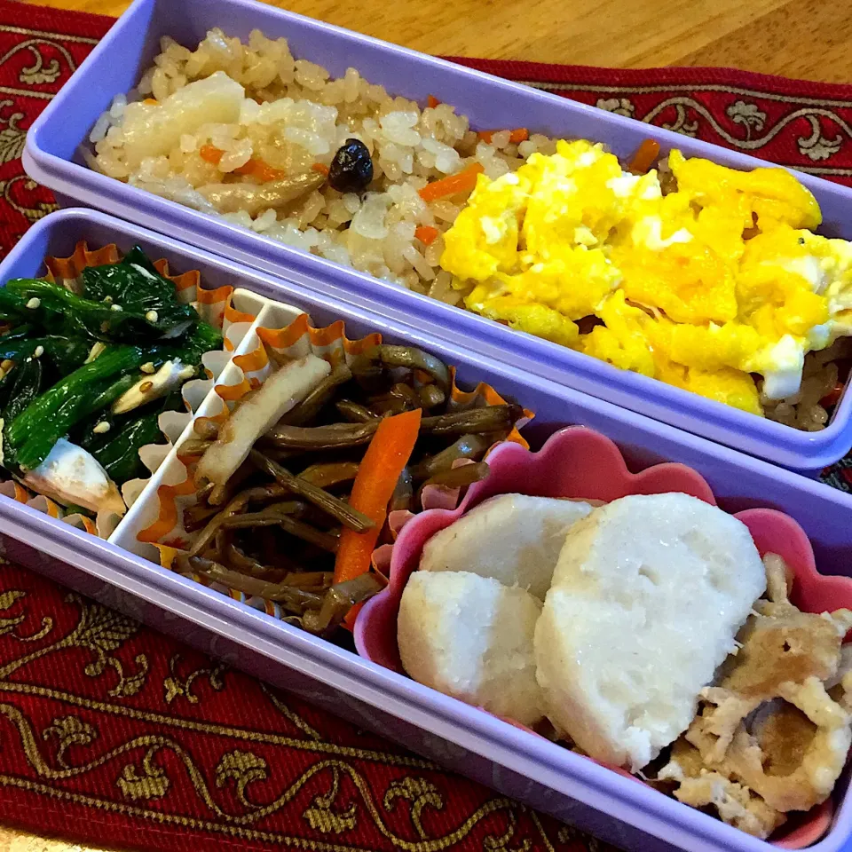 里芋と豚肉の煮物と、ぜんまいの炊き合わせと、鶏ささみとほうれん草の胡麻和えと、大根飯弁当|もえさん