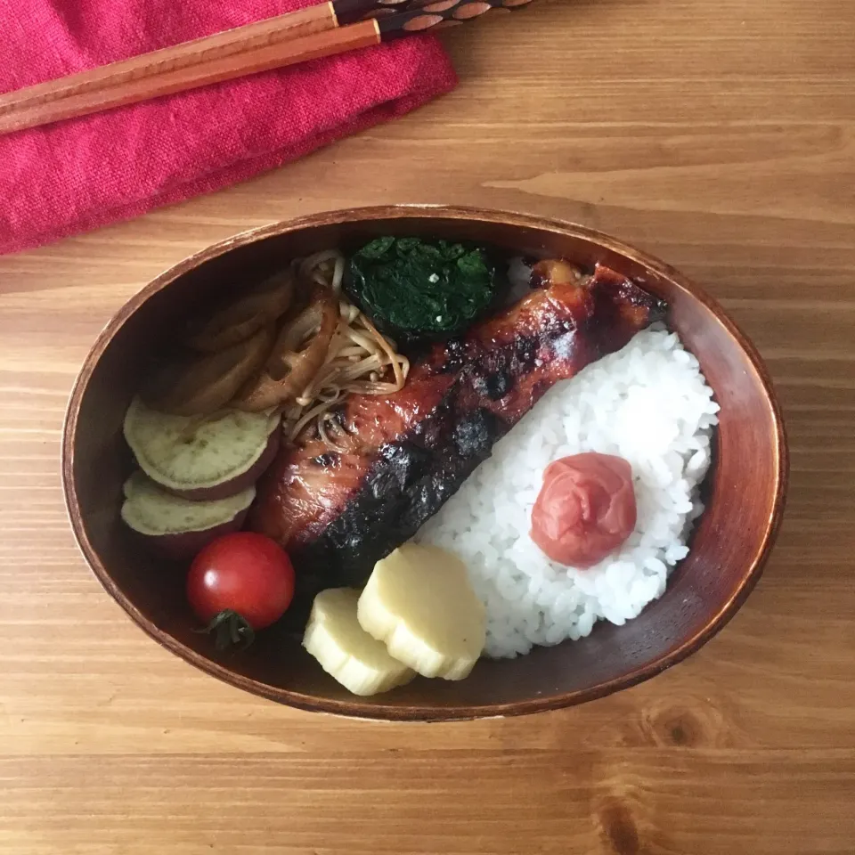 シャケの西京焼き弁当😋|りよさん