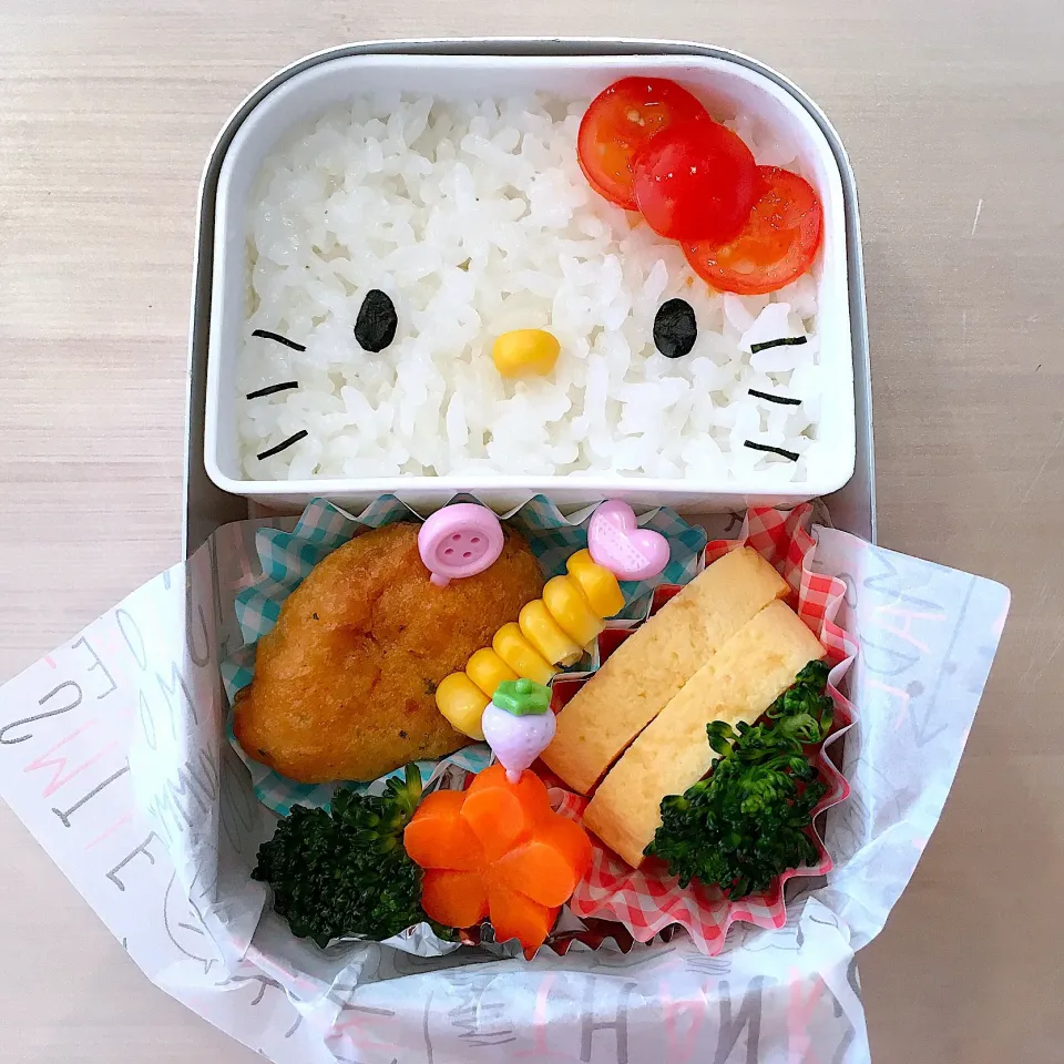 Snapdishの料理写真:Hello kitty 🎀
 = ●   。● =


 #キャラ弁  #ハローキティ #hellokitty  #可愛い弁当|K.Choさん