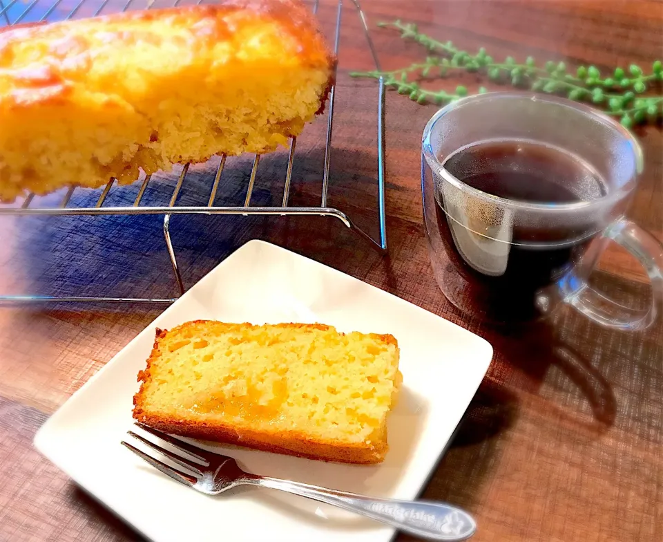 Snapdishの料理写真:ゆず茶パウンドケーキ🍊|akanyeさん