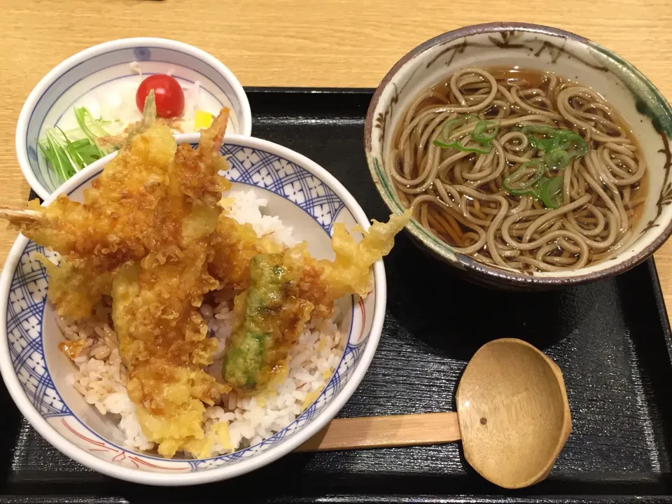 Snapdishの料理写真:天丼ランチ|愛ペガさん