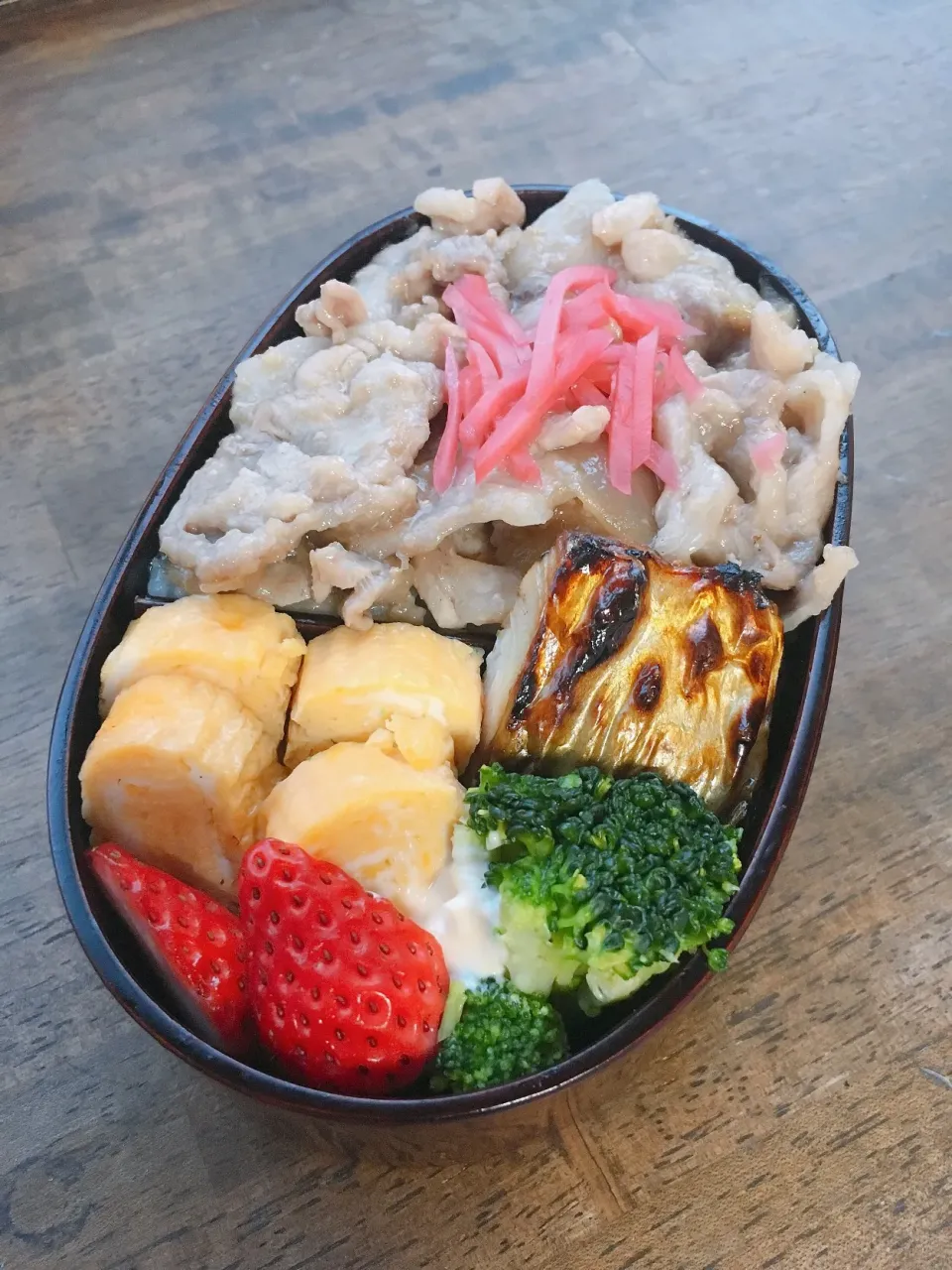 Snapdishの料理写真:今日のお弁当
・豚生姜焼き
・だし巻き
・塩鯖焼|akiさん