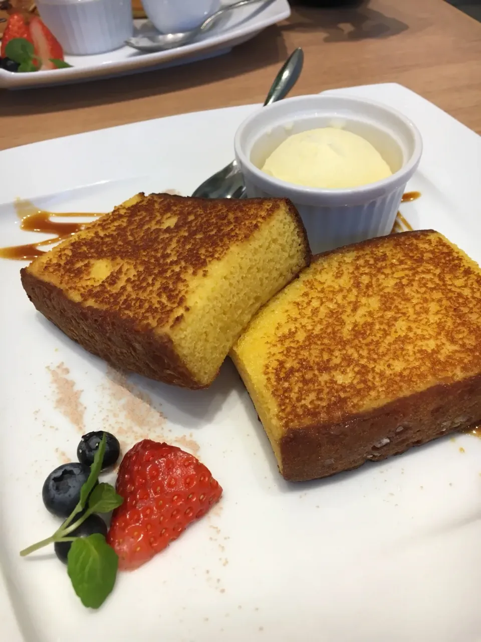 文明堂カフェのフレンチカステラ|三芳庵さん