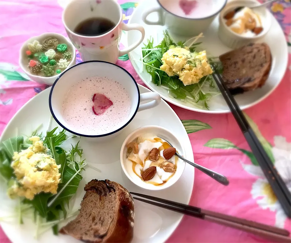 カンパーニュと、ピンクポタージュでloveな朝ごはん❤️|noeさん