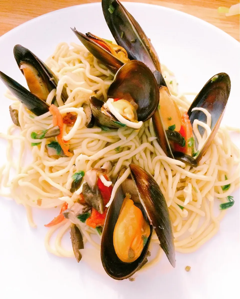 Mushroom and Mussels Spaghetti|Jessie Shareさん