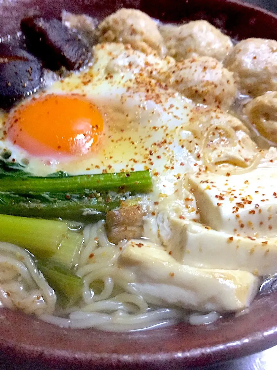 Snapdishの料理写真:鶏団子 鍋焼きにゅう麺|Hiromi Miyauchiさん