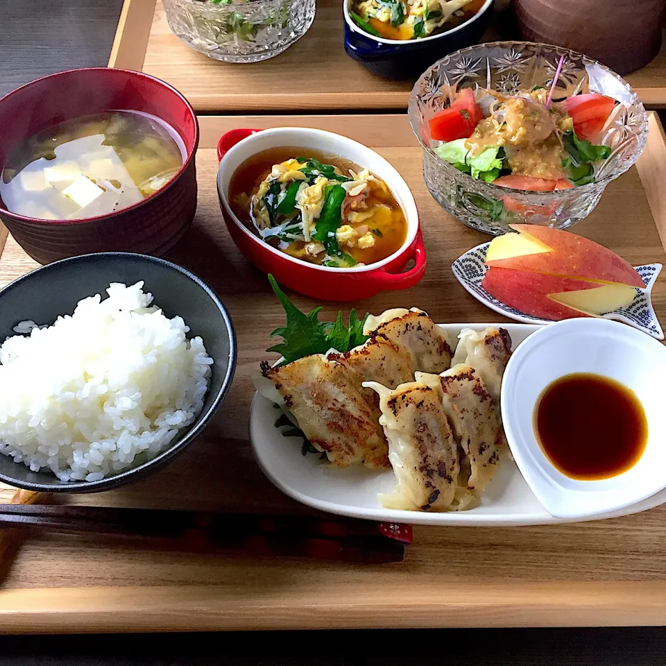 餃子定食
市販の胡麻ダレで棒棒鶏風サラダ|ともみ。さん