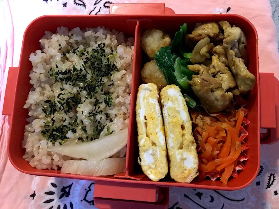 ♫1/25今日のお弁当♫〜豚肉のカレー風味焼きゴマだれ青梗菜付き、だし巻き卵、プチハッシュ、人参しりしり、たくわん〜|Satokoさん