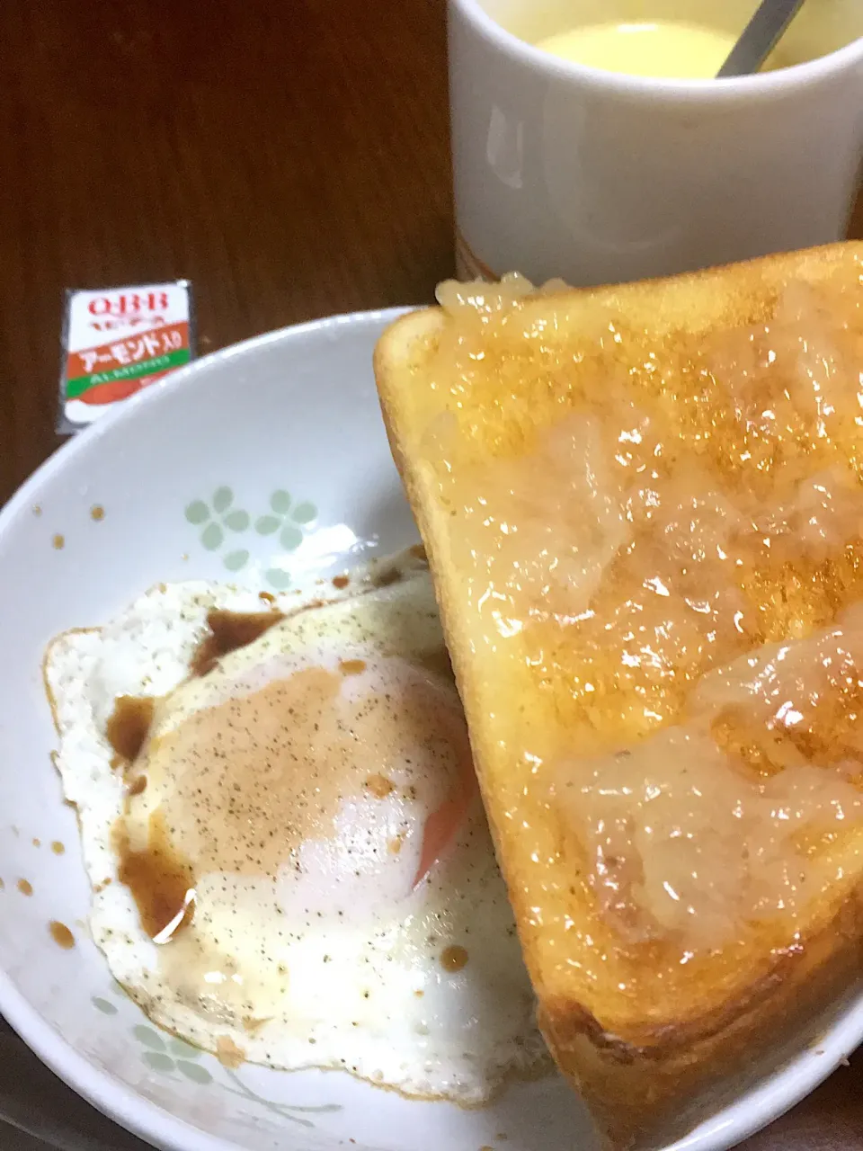 トーストで朝ご飯|星猫さん