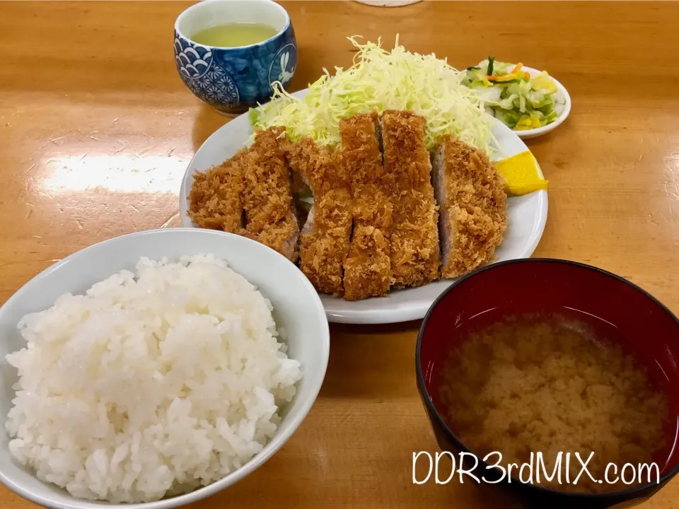 Snapdishの料理写真:いちかつ ロースカツ定食|ddr3rdmixさん