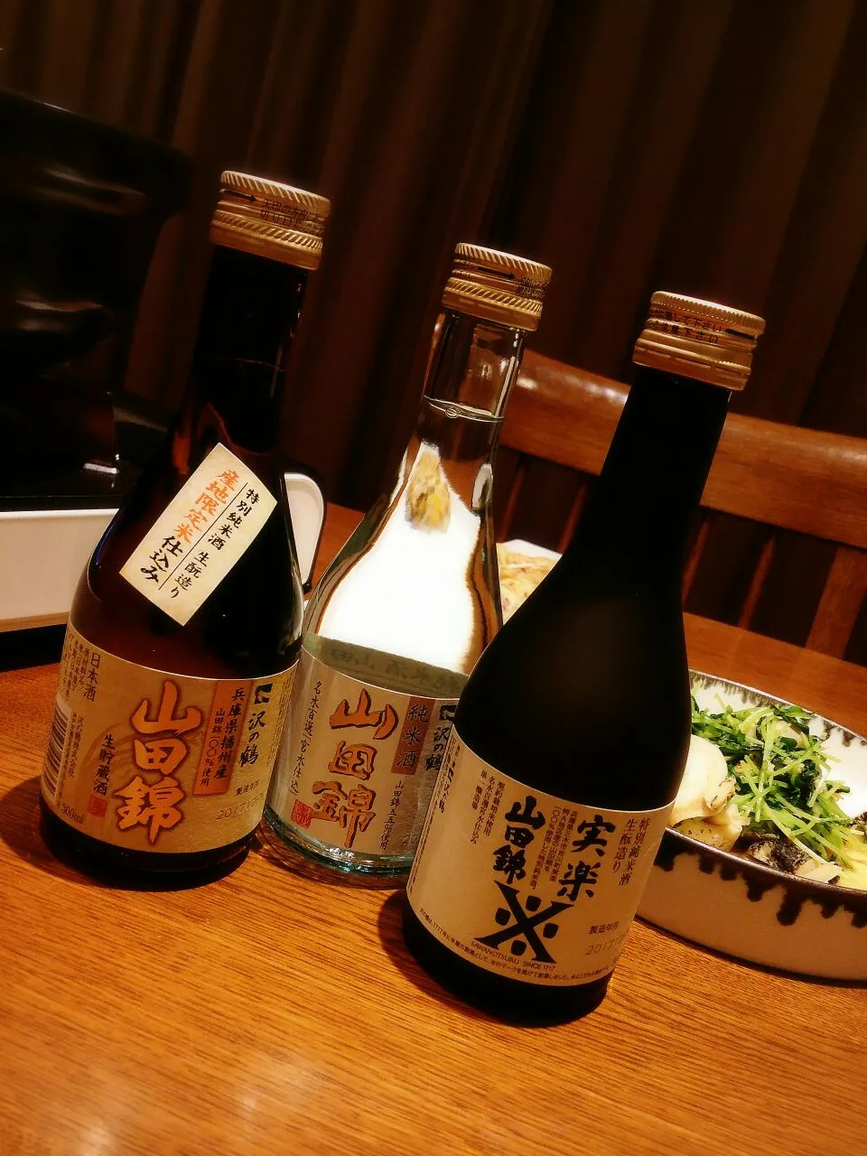 お鍋と(うつってないけど)日本酒+つぶ貝と豆苗炒め|Kaoruさん