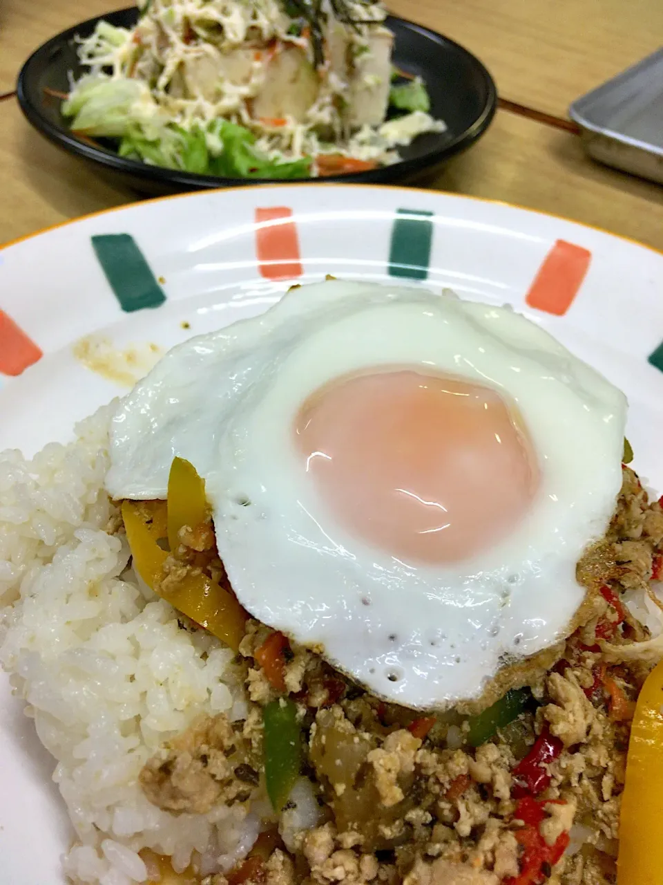 Snapdishの料理写真:ガパオライス、豆腐のチョレギサラダ|ダンディ☆和田さん