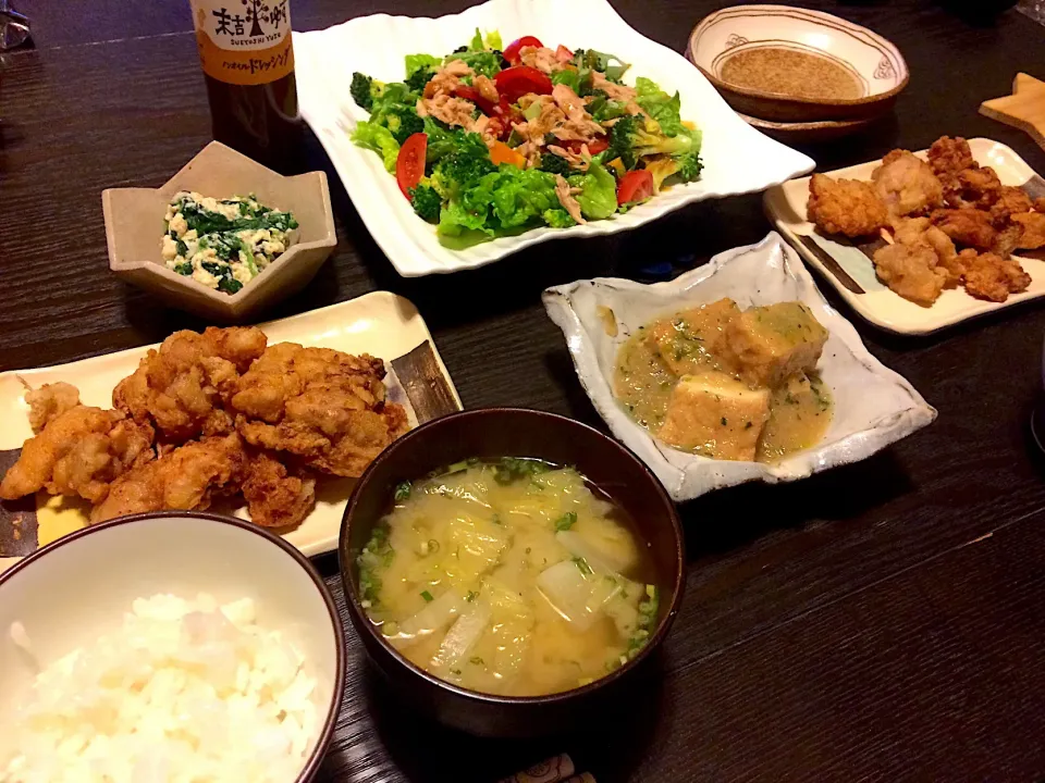 2018/01/25夜ご飯☺︎
 #唐揚げ  #お味噌汁  #野菜たっぷり  #野菜サラダ  #白和え #厚揚げのみぞれ煮    #おうちごはん  #よるごはん  #おうちごはん記録|かなさん
