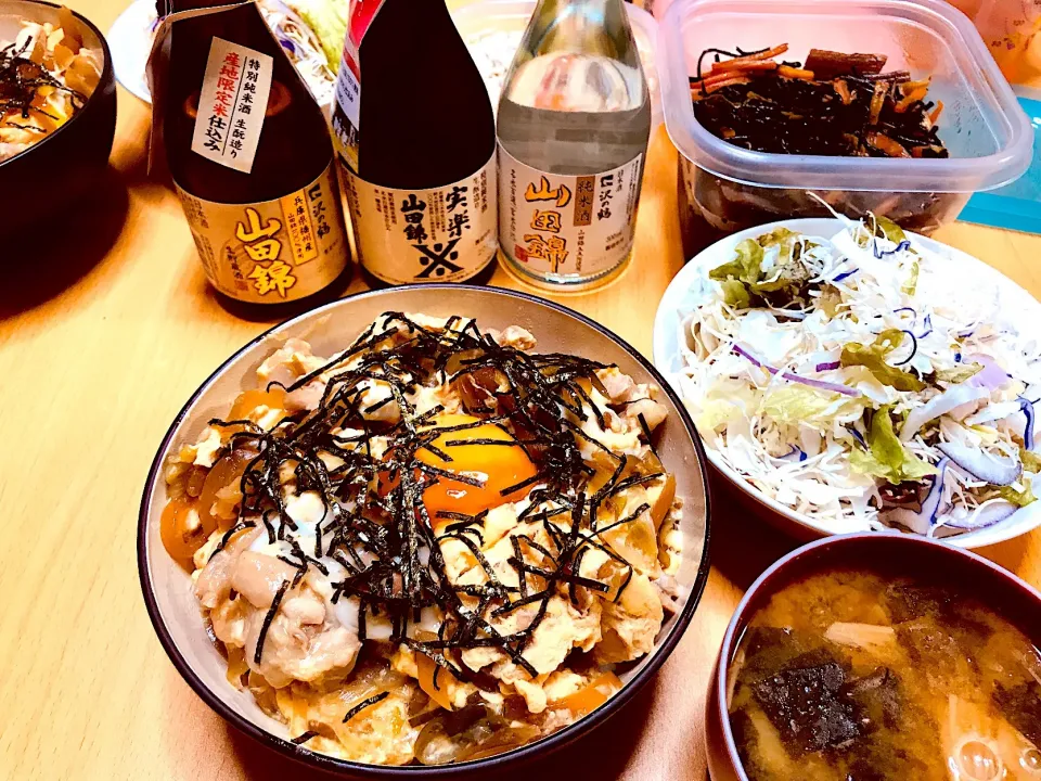 Snapdishの料理写真:あつあつトロトロ親子丼で、乾杯🍶|あいあいさん