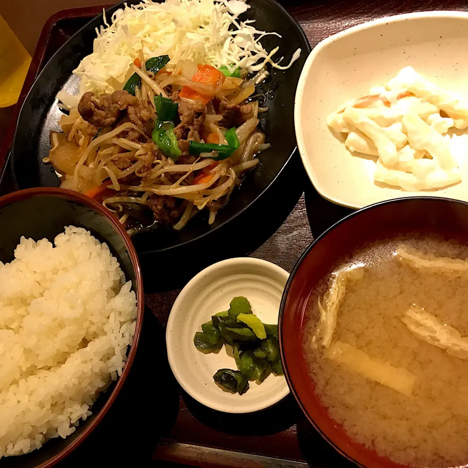 肉定食@サニーズお食事酒処(東京)|塩豚骨さん