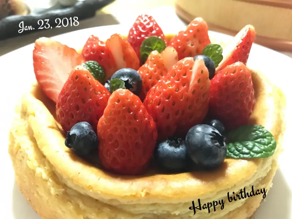 なおさんの料理 糖質制限のチーズケーキ♡ 生クリーム&小麦粉不使用&石垣島のおいしいお砂糖使用で長女のバースデーケーキに😊#チーズケーキ|みきおさん