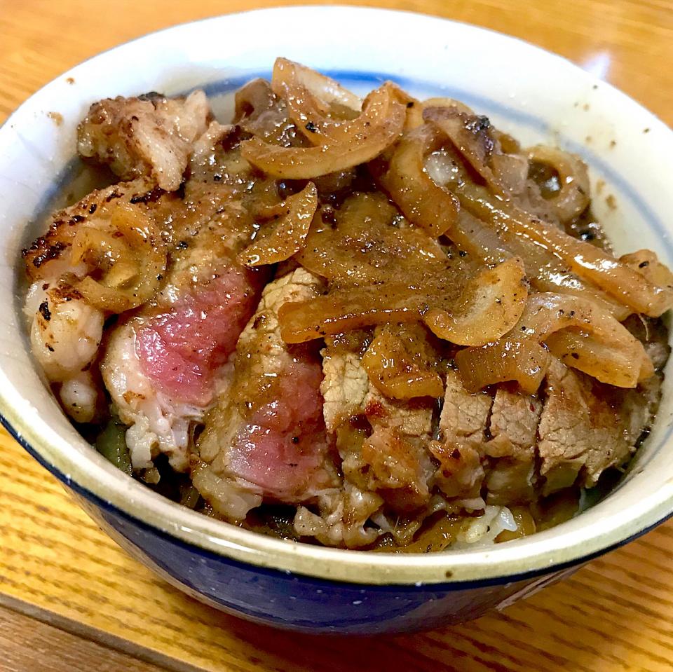 激安オージービーフのステーキ丼 ラー山 Snapdish スナップディッシュ Id 4i8gda