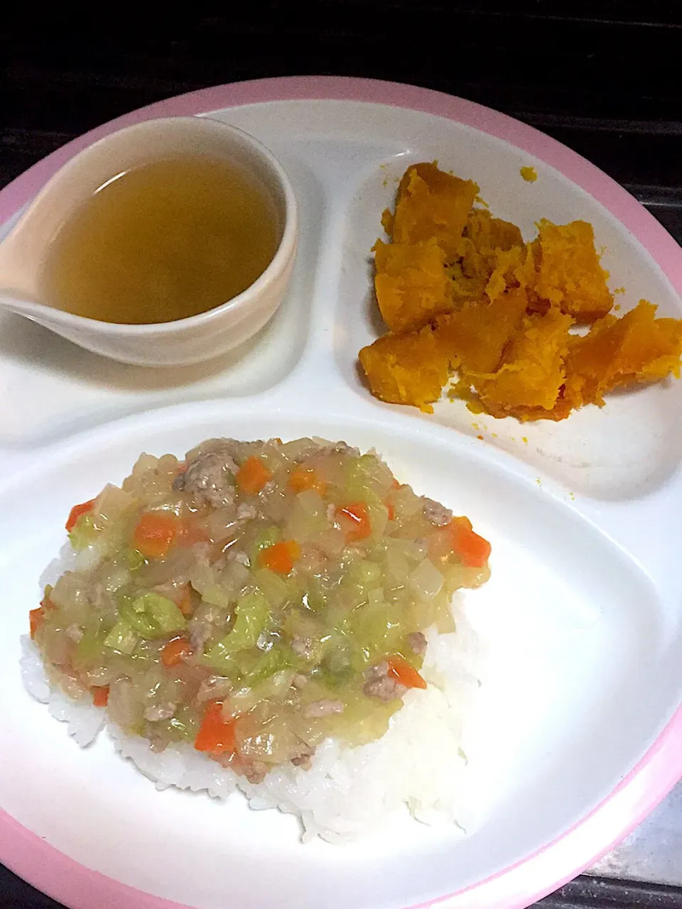 離乳食 夜
・白菜と豚肉のあんかけ丼
・かぼちゃの煮物
・キャベツのお味噌汁
・ブドウ(写真無し)|ぺろたんさん