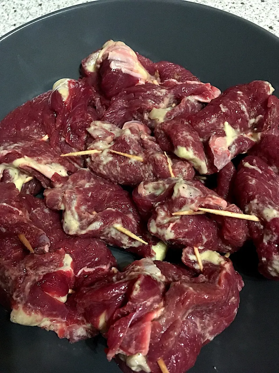 Myslivecké biftečky z jelena  #meat #venison #onion #mustard #salt #pepper|Lenka Posledníさん