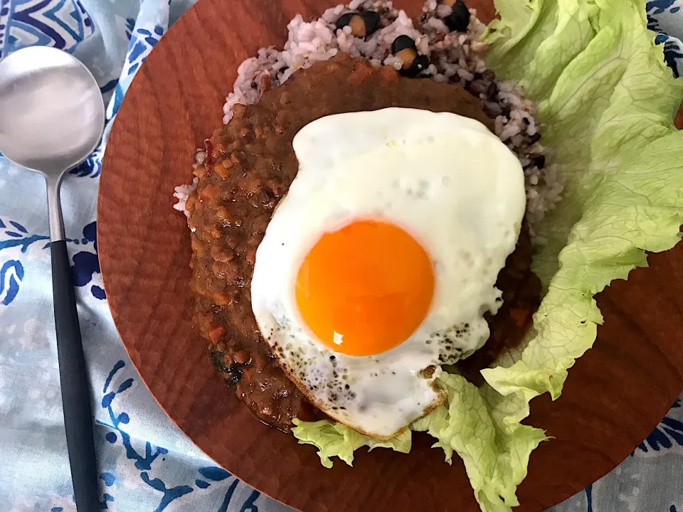 ドライカレーに目玉焼き🍳|rampさん