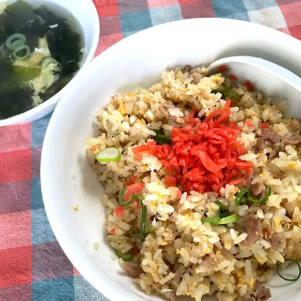 Snapdishの料理写真:炒飯、ワカメとたまごの中華スープ|純さん