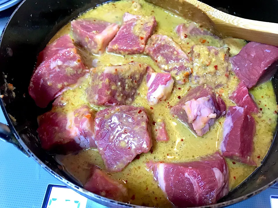 Snapdishの料理写真:Beef rendang on process|yeni kartikasariさん