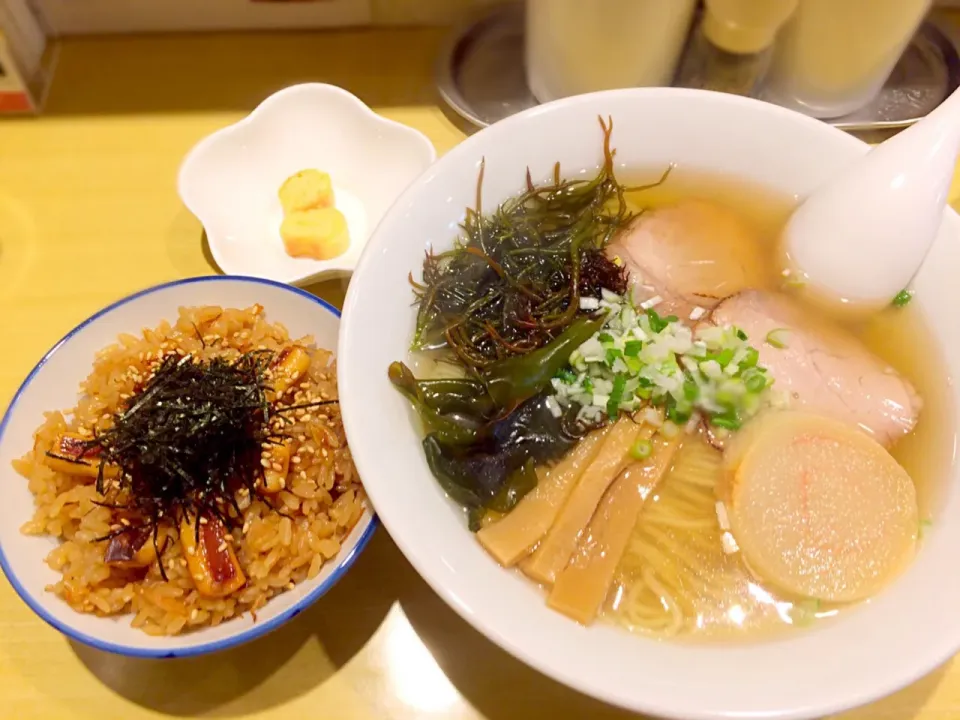 ラーメン+生ふのりトッピング+いかめし
@函館塩ラーメン五稜郭|morimi32さん