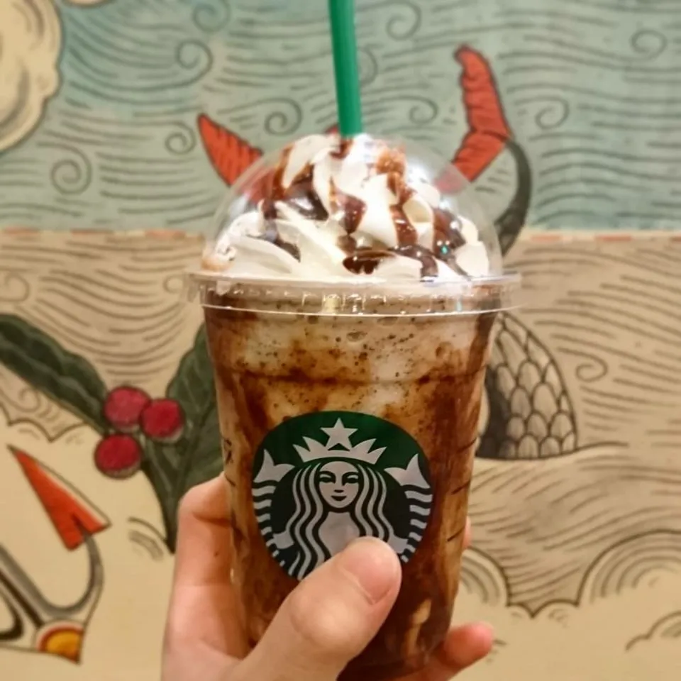 Snapdishの料理写真:スタバの新作フラペチーノ
バレンタインチョコホリックフラペチーノ|こたろーさん